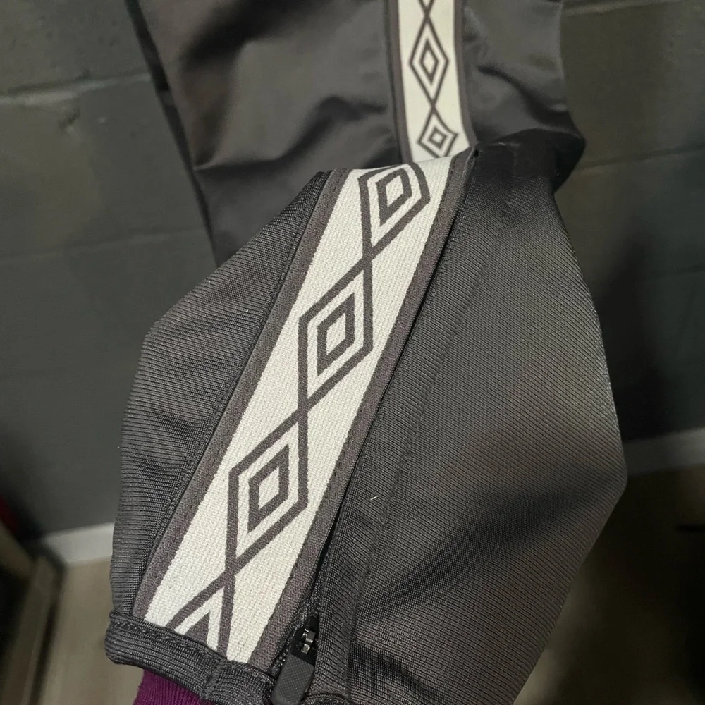 Umbro Charcoal Pants with Geometric White Stripe